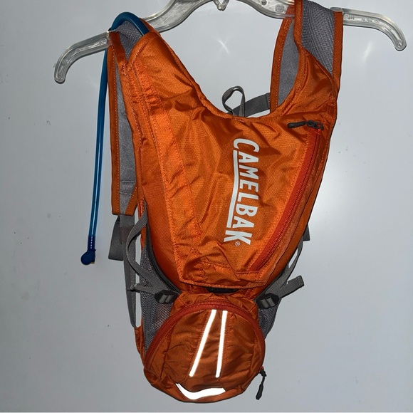 CamelBak Adult Rouge Hiking Camping Hydration Backpack 2 Liter Water Bladder - Picture 1 of 3